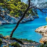 Les Barques, Vue Splendide Sur Le Port De Cassis
